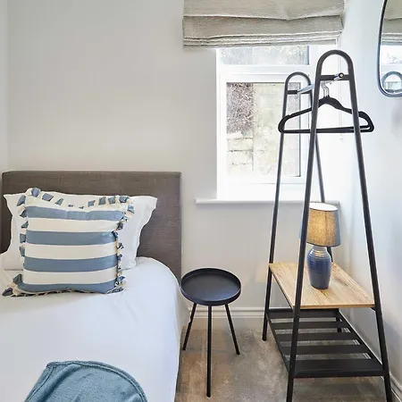 Host & - Harbour View