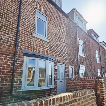 Host & - Harbour View * Whitby