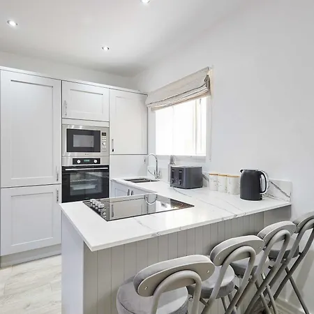 Host & - Harbour View 휫비