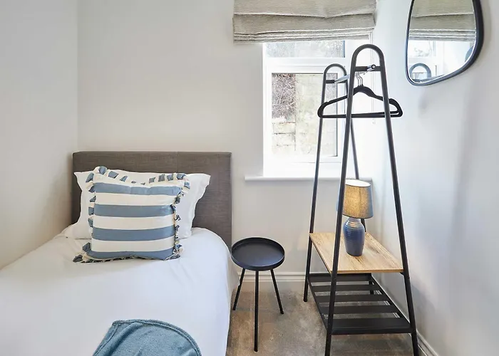 Host & - Harbour View